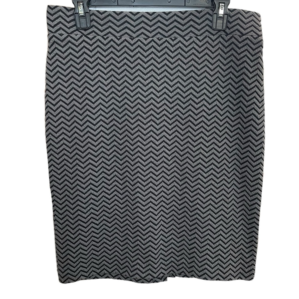Nicole Miller Zig Zag Stripe Pattern Pencil Skirt Size Medium EUC